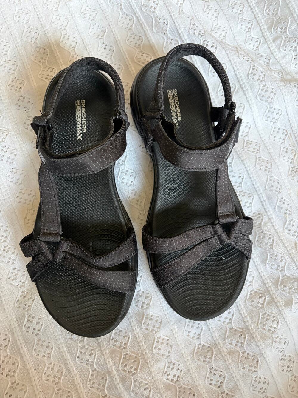 Skechers GOwalk Women's 8 Black Sport Sandals Lightweight Comfort Walking
